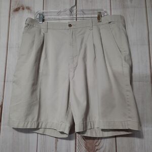CROFT and Borrow chino shorts‎ men's size 38